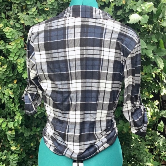 Love Potion Plaid Flannel Crop Convertible Button Down - Picture 11 of 12